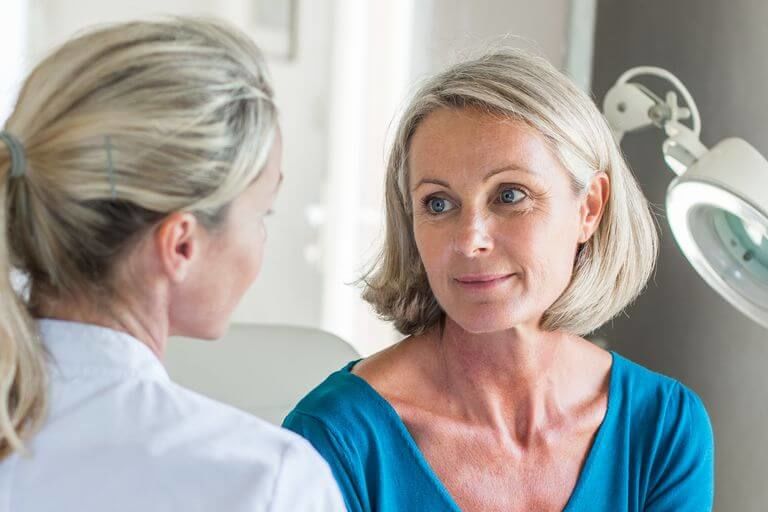 kada menopauza počinje, menopauza, hormoni, Iceberg Salat Centar, stručni saveti, saveti za ublažavanje menopauze, rana menopaiua, simptomi menopauze, kako odložiti menopauzu, klub zdravih navika