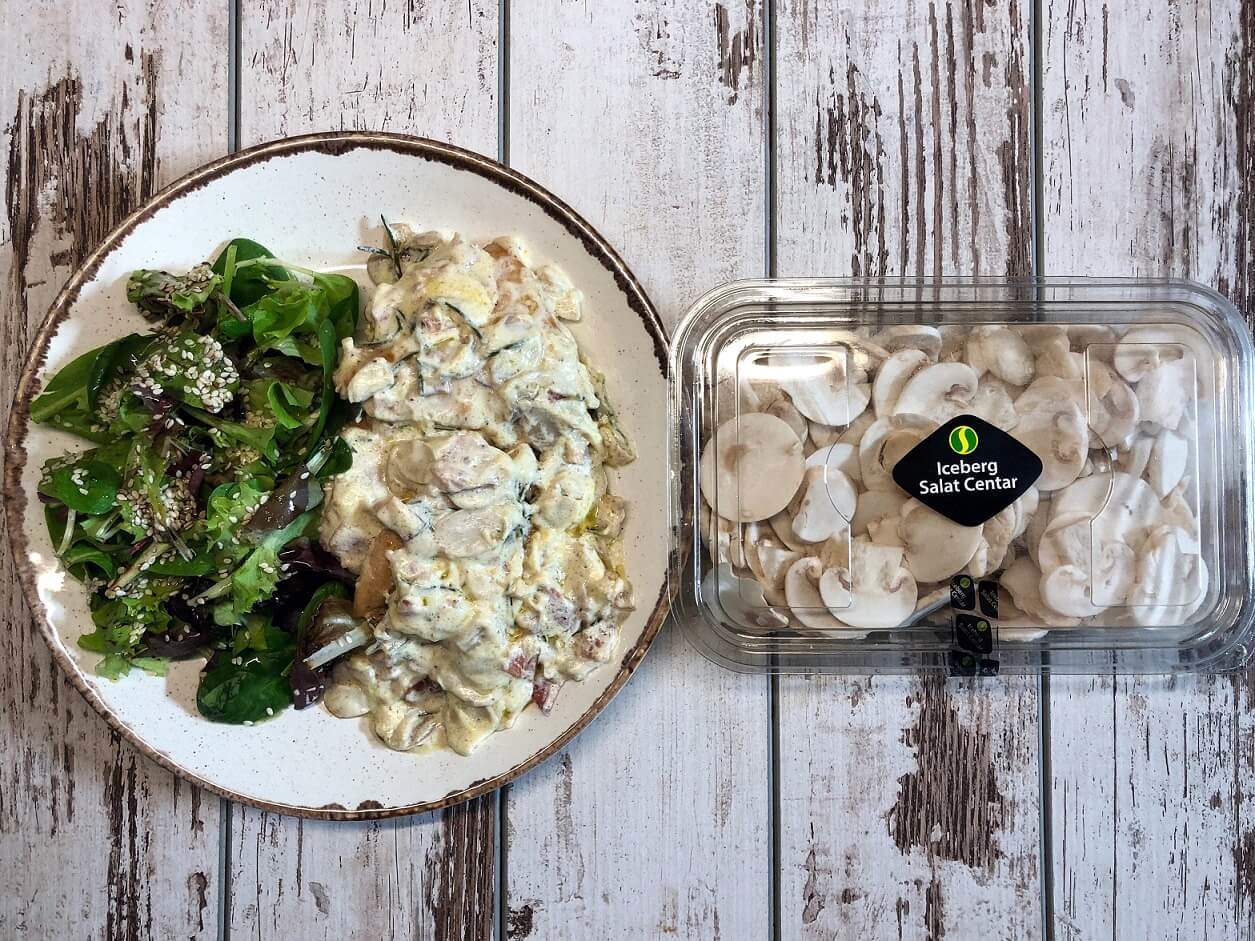 piletina u sosu od pečuraka-pileći file-pileći file sa pečurkama-pileće belo meso-ručak-večera-obrok-jelo-recept-zdravo-pečurke-iceberg salat centar-mila's homemade