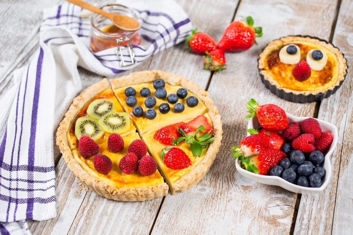 tart-tart sa voćem-kolač-tart sa krem sirom i voćem-dan zaljuljenih-poslastica-slatkiš-dezert-užina-klub zdravih navika-iceberg salat centar-veseli zalogaji-zdravo-recept