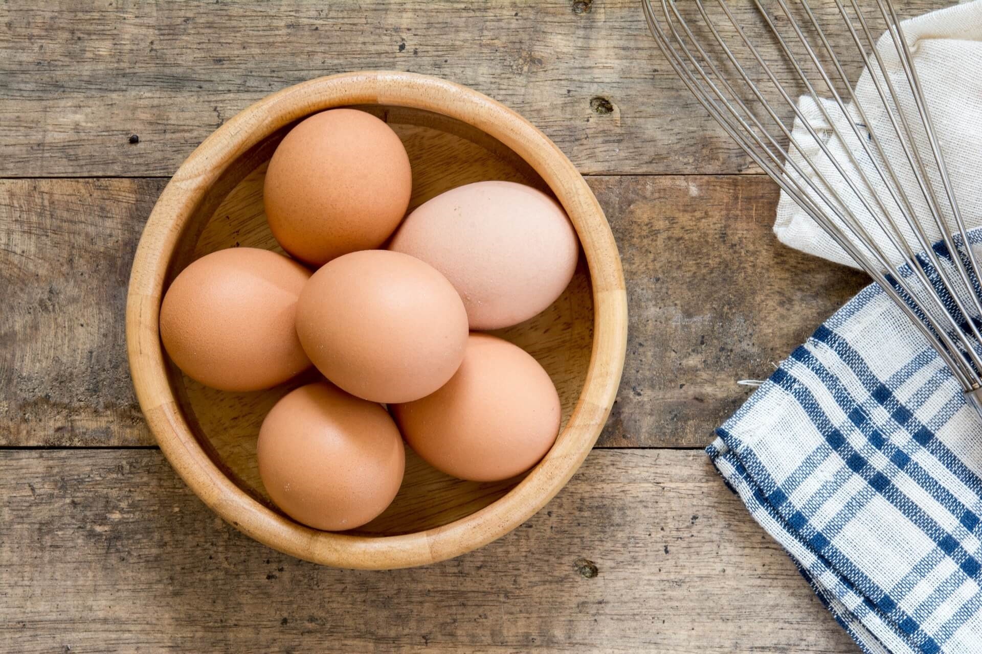 jaja-koliko su jaja zdrava-stručni saveti-dr gifing-dr. gifing-jela sa jajima-sirova jaja-klub zdravih navika-iceberg salat centar-kajgana-jaje na oko-kuvano jaje-žumance-belance-zdravlje