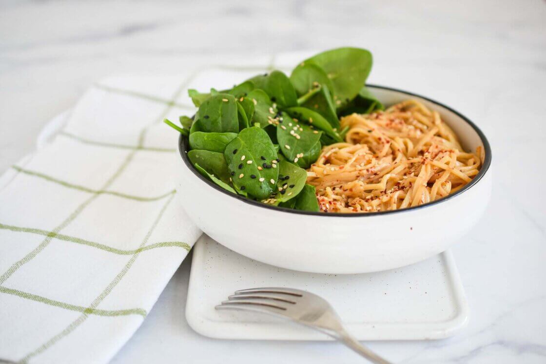 pirincane nudle, klub zdravih navika, kzn, pirincane nudle klub zdravih navika, pirincane nudle kzn, nudle sa susamom, nudle sa baby spanaćem, zdravo, zdravi recepti, rucak, slano, Iceberg Salat Centar
